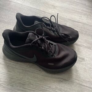 Nike Revolution 5 Extra Wide Men’s Size 10